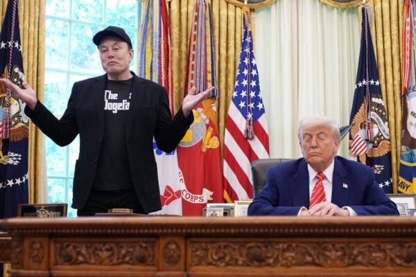 Трамп позвонил Маску, чтобы снять ограничения Starlink для Украины, - WSJ