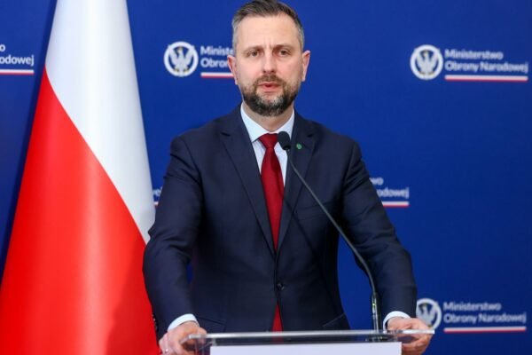 Польша намерена разместить у себя ядерное оружие США и Франции, - глава Минобороны