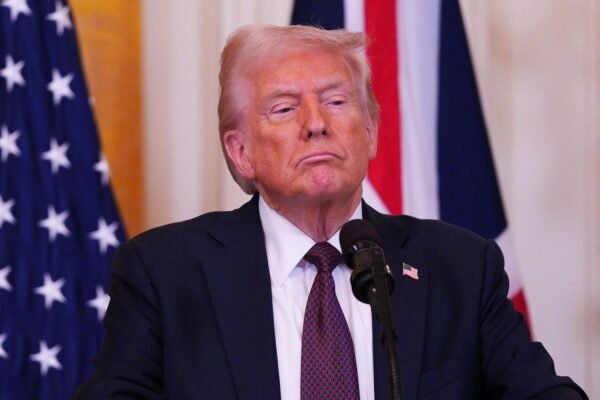 В США прибегли к шантажу с Трампом, чтобы тот снял ограничения Starlink в Украине, - NYT