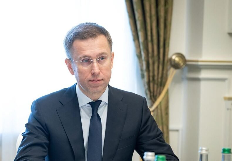 "Сенс Банк" и Укргазбанк готовят к продаже: Кабмин создал специальную комиссию