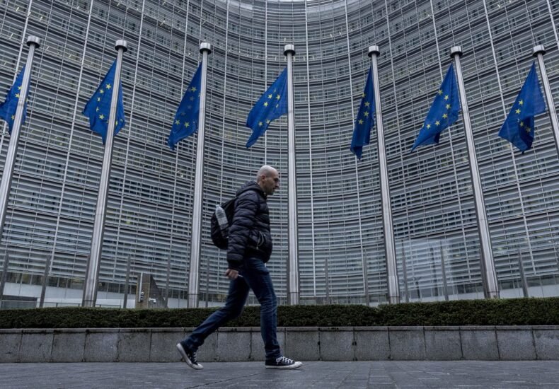 Послы ЕС уже завтра рассмотрят новый пакет санкций против России, - Reuters