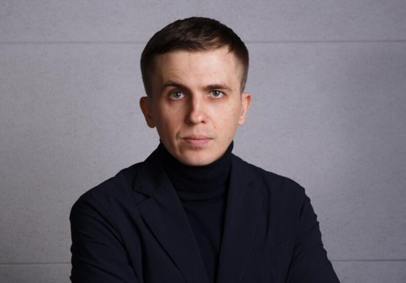 Журналист Ткач задержан в Вене во время выполнения задания редакции: что известно