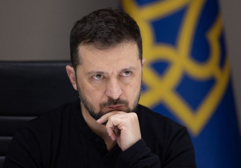 Зеленский подписал законы о налогах на посылки и отчетность онлайн-платформ