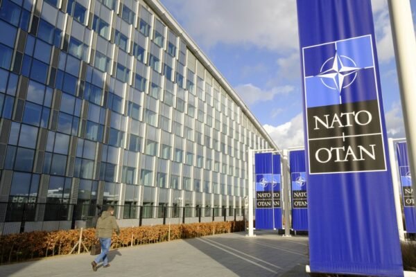 НАТО срочно созывает заседание из-за атак РФ на суда в Черном море