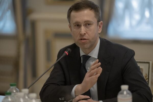 Корецкий призвал бизнес готовиться к худшему сценарию на фоне усиления атак РФ