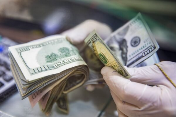 Курс доллара вырос до максимума с мая 2025 года из-за инфляции в США