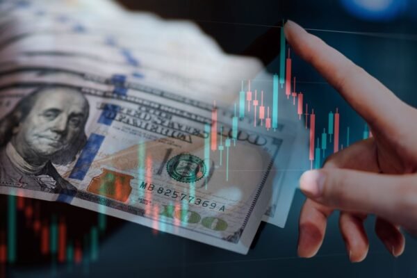 Доллар подорожал, а евро подешевел: НБУ обновил курс валют на 23 октября