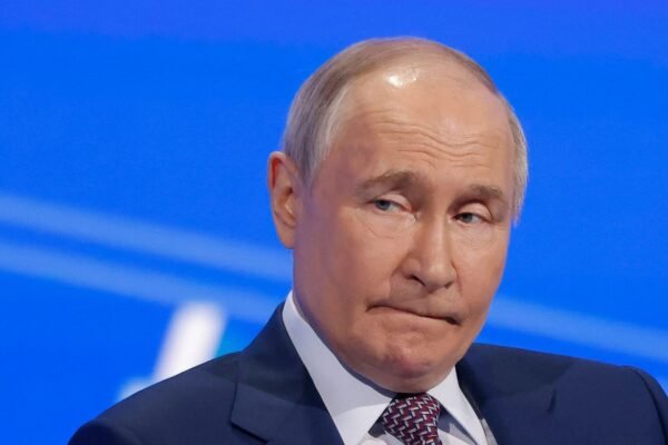 "Генетические исследования и исторические земли": Путин пустился в фантазии об Украине