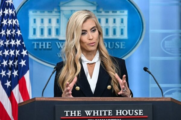 У Трампа не смогли четко сказать, прекратили ли США передачу разведданных Украине