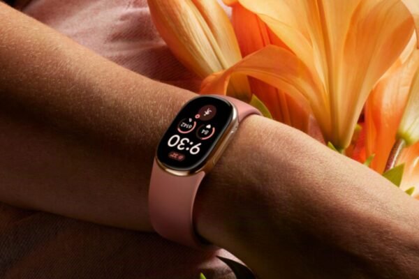 Автономность до 7 дней и замена батареи: Google выпустила трекер Fitbit Edge
