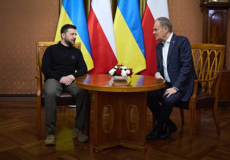 Польша приостановила передачу Украине пакета с оружием из-за нового скандала, - источник