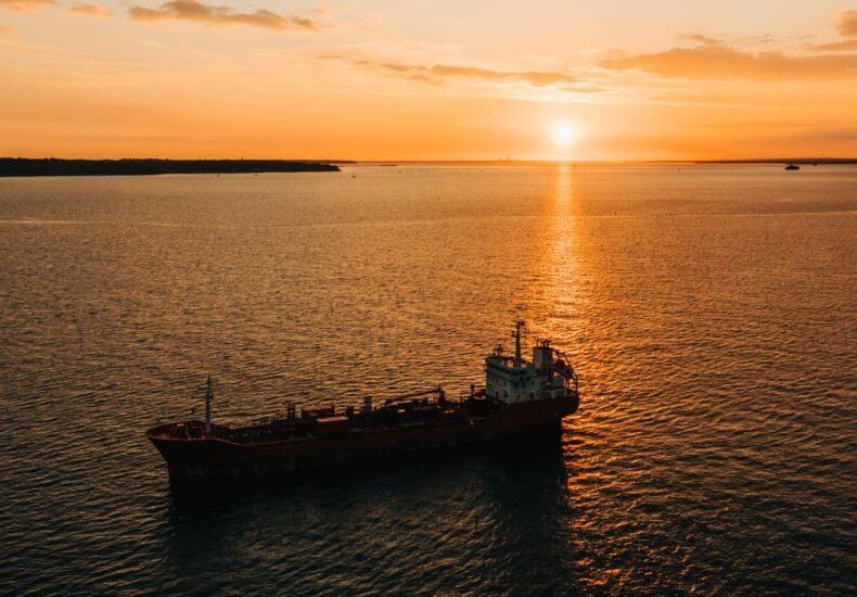 Война с Ираном "озолотила" и нефтяных гигантов США