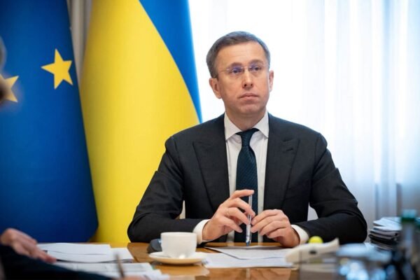 Может сказать Зеленскому "нет"? Источники рассказали, как Корецкий меняет работу Кабмина