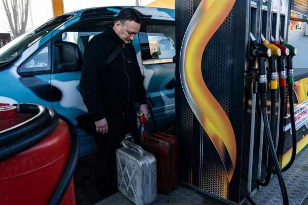 Цены на АЗС 27 октября: сколько стоит бензин, дизель и газ сегодня