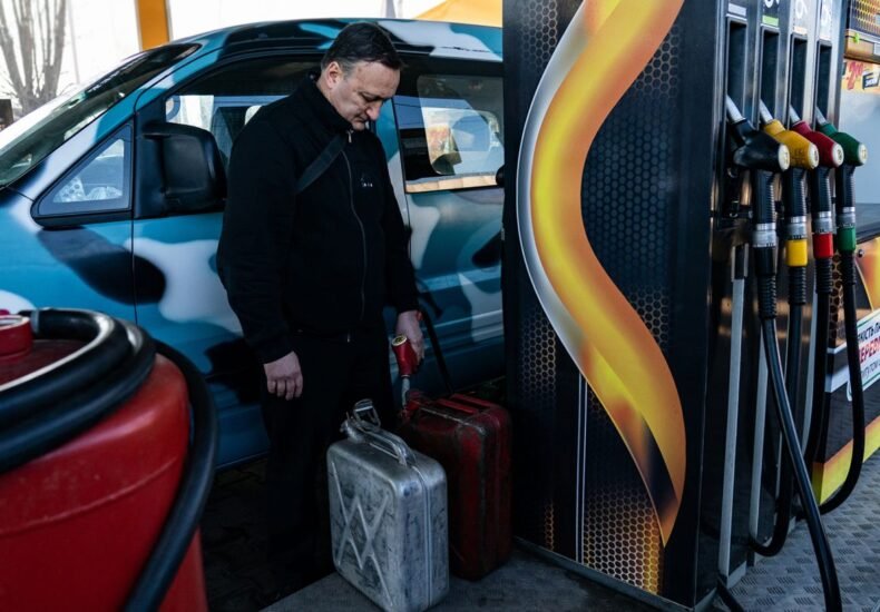 Цены на АЗС 27 октября: сколько стоит бензин, дизель и газ сегодня