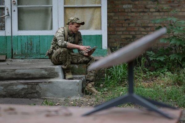 Маск испугался удара РФ по Starlink и настаивает на гражданском использовании спутников
