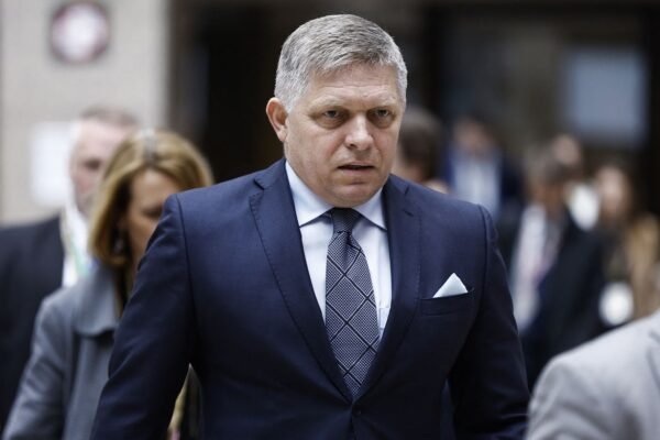 Словакия хочет закупать нефть и газ у России, пройдут переговоры