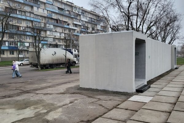 Прокуратура через суд требует у КГГА и Киевсовета установить мобильные укрытия