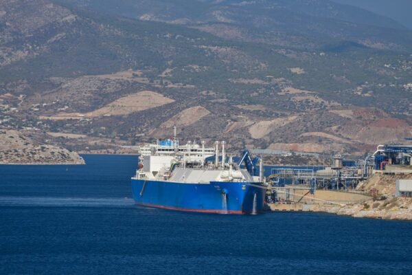 Россия заработала на нефти рекордную сумму с начала "большой войны" в Украине, - Bloomberg