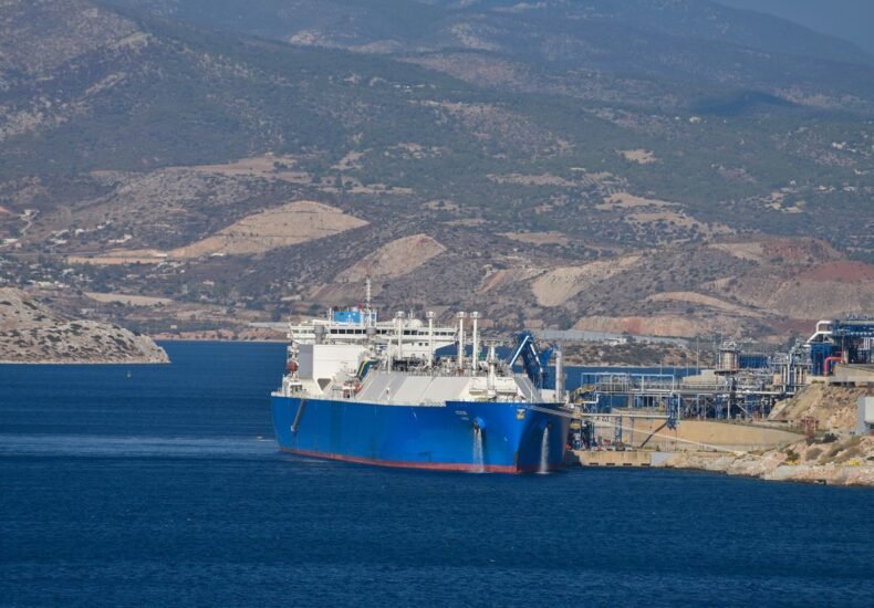 Россия заработала на нефти рекордную сумму с начала "большой войны" в Украине, - Bloomberg