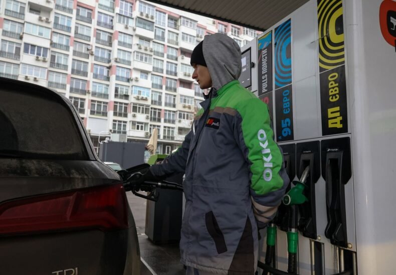 Цены на АЗС 18 октября: сколько стоит бензин, дизель и газ сегодня