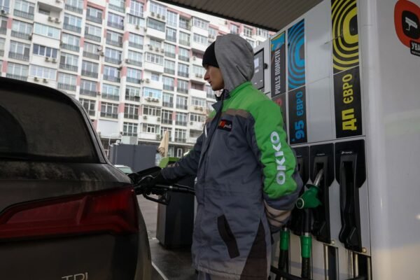 Цены на АЗС 12 октября: сколько стоит бензин, дизель и газ сегодня