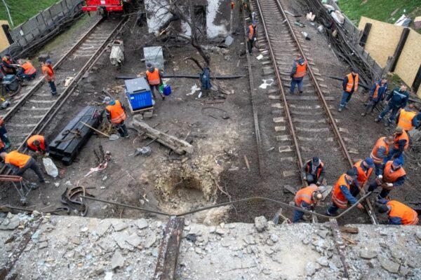 Когда в Киеве восстановят движение метро между "Лесной" и "Академгородком": ответ мэра