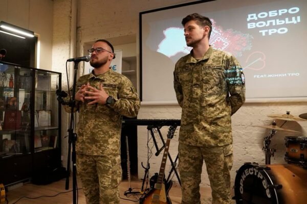 В Киеве презентовали чувственный клип "Добровольці ТрО" о несокрушимости украинцев
