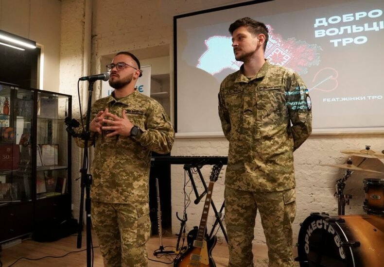 В Киеве презентовали чувственный клип "Добровольці ТрО" о несокрушимости украинцев