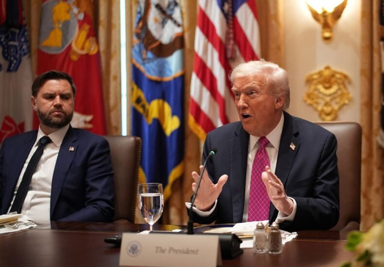 Трамп ответил, поручал ли Вэнсу предложить Ирану новые переговоры