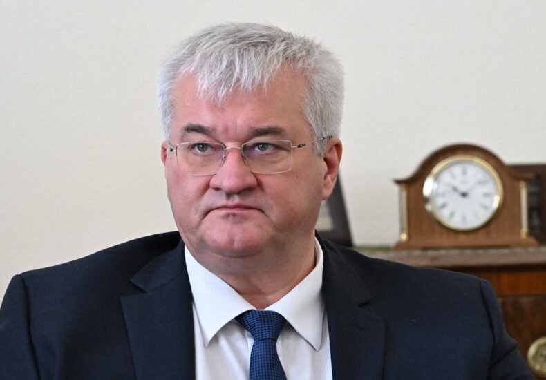 Сибига: Западные санкции должны "разрывать" экономику РФ